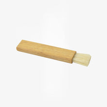 Load image into Gallery viewer, Razor Cleaning Brush

