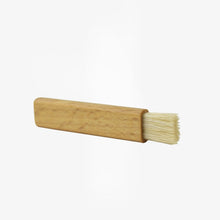 Load image into Gallery viewer, Razor Cleaning Brush
