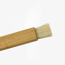 Load image into Gallery viewer, Razor Cleaning Brush
